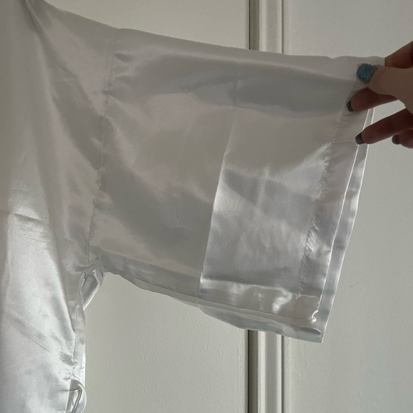 Short Sleeve Bridal Robe - Picture 5 of 10